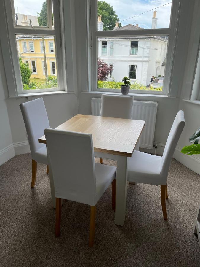 Tree Tops Apartment In Tunbridge Wells Exterior foto